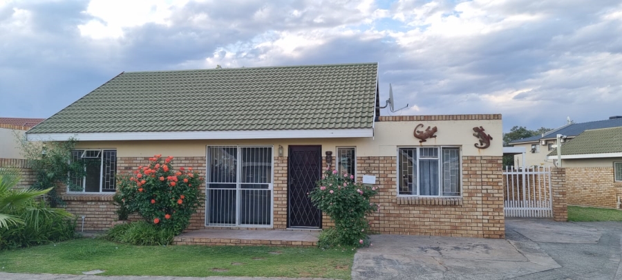 3 Bedroom Property for Sale in Roylglen Gardens Northern Cape